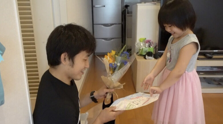才賀紀左衛門とあびる優の子供よつ葉の顔画像